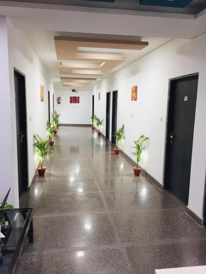 The Magnum Bed & Breakfast New Delhi Exterior photo